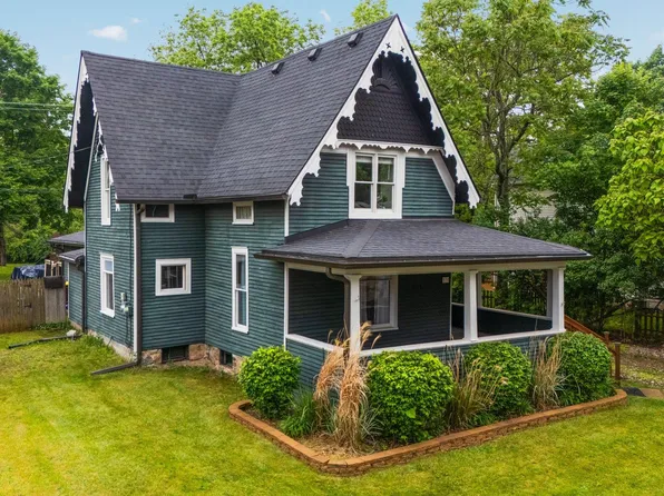330 W Main St, Pinckney, MI 48169