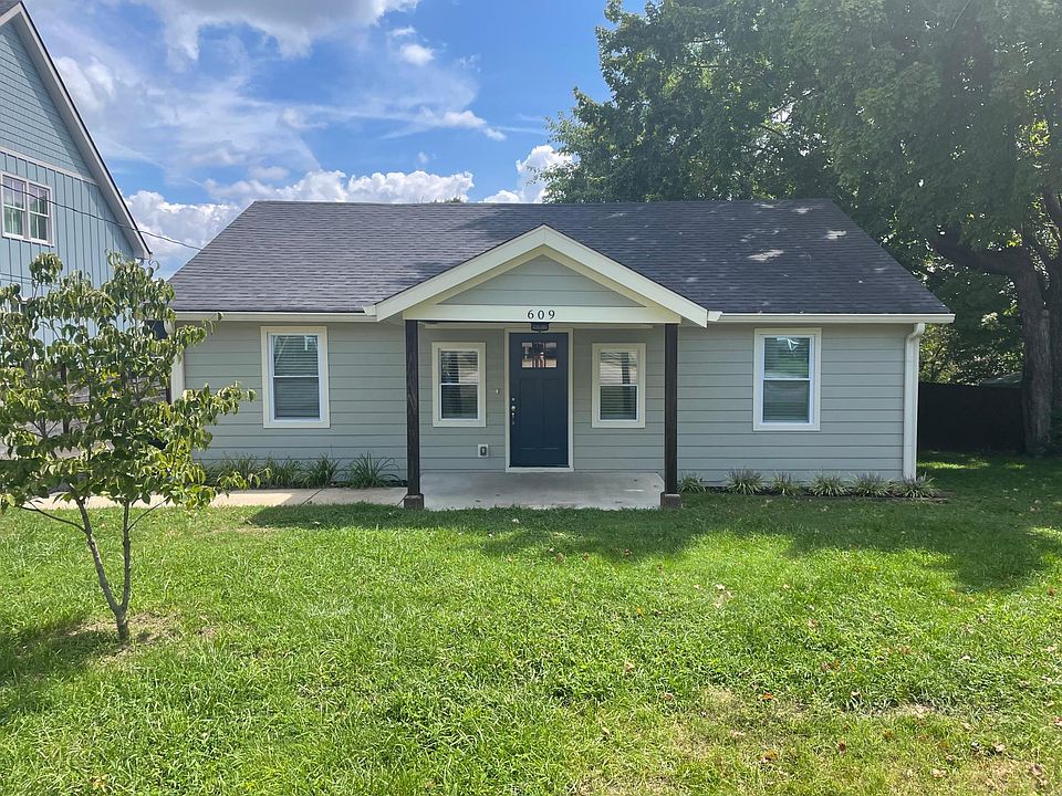 1st image of 609 W End Cir
