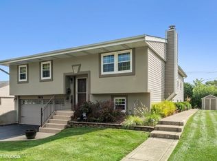 7819 Chestnut Ave, Woodridge, IL 60517