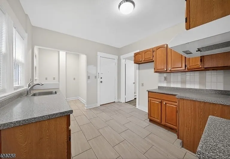 271 Mount Vernon Ave — Photo 2