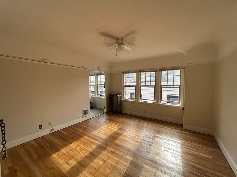 1530 NE 10th Ave #302 — Photo 2