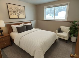 1271 Black Hawk Rd APT 4, Waterloo, IA 50701