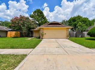 10723 Spanish Grant Dr, Sugar Land, TX 77498