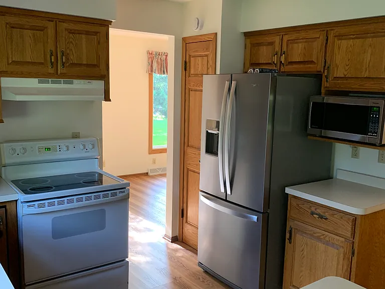 Kitchen - Refrigerator Microwave
