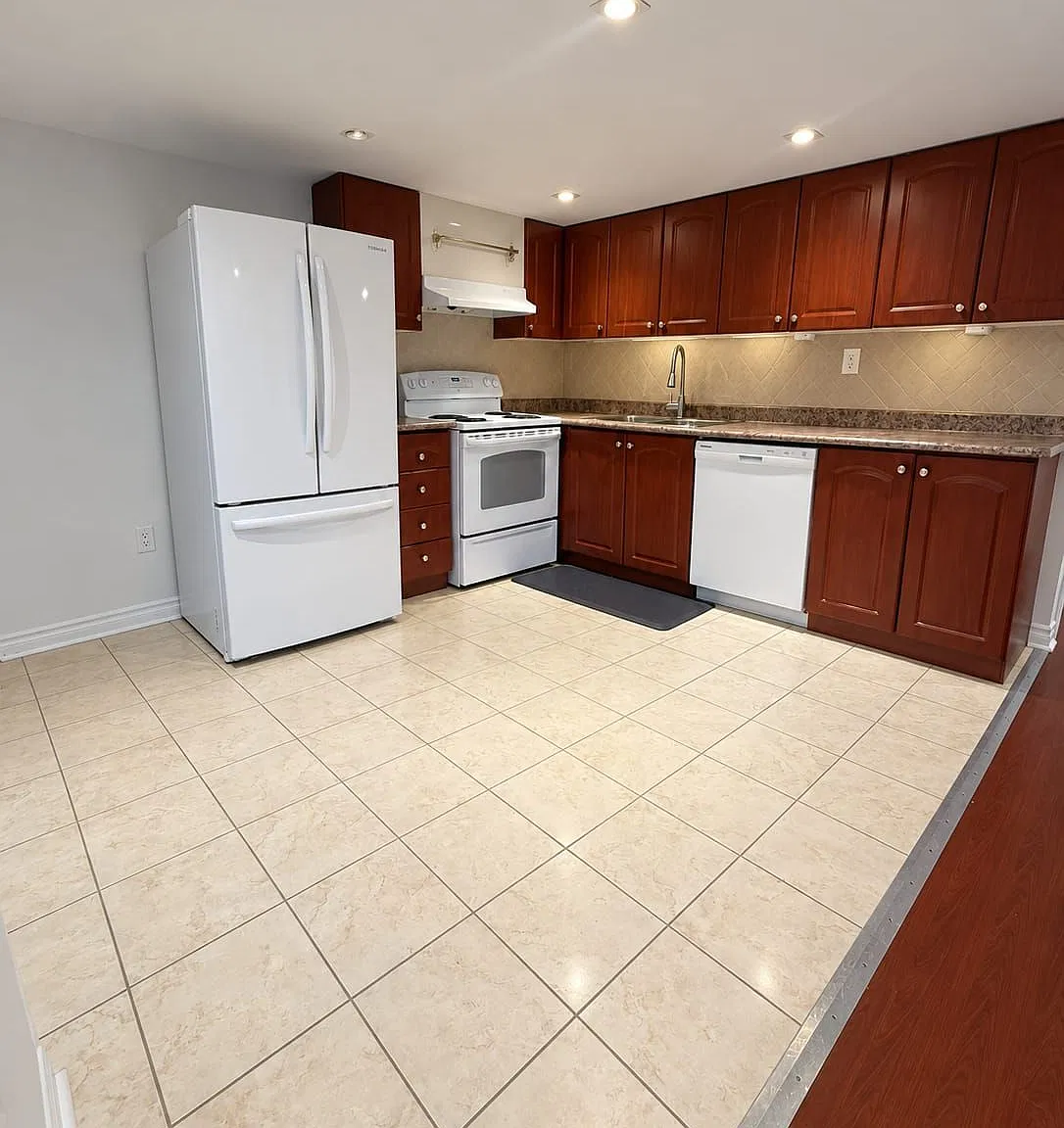 2 bed, $1,900 — Photo 3