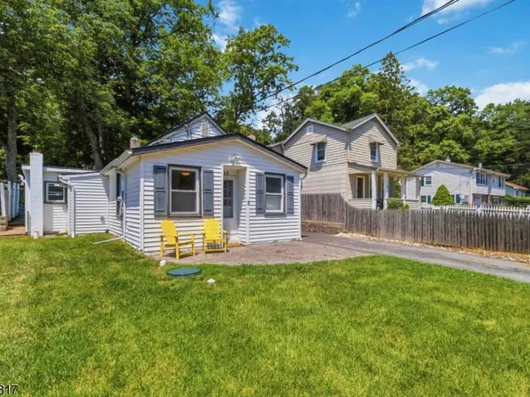 32 Schwarz Blvd, Jefferson Twp., NJ 07849