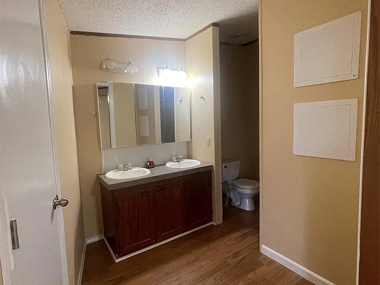 16870 Old Highway 105 E — Photo 5