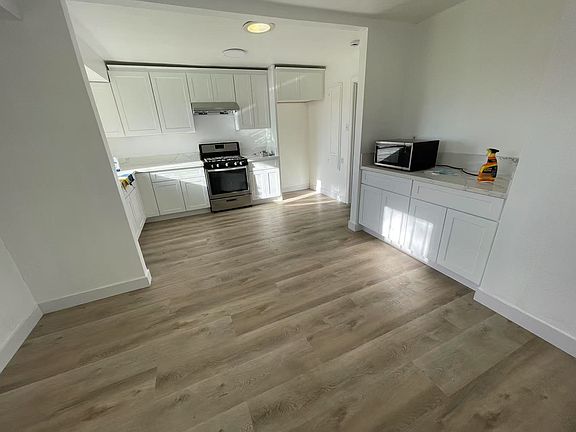 4th image of 2623 Lexington St