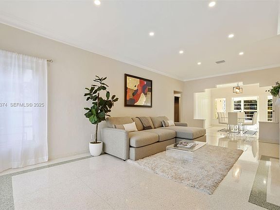 2nd image of 3760 Royal Palm Ave