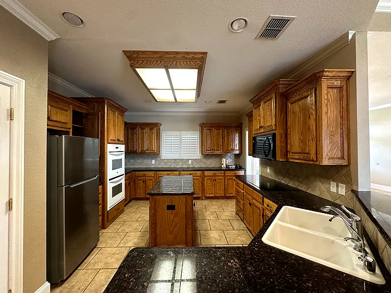 401 Springwood Ct — Photo 7