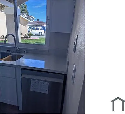 3 bed, 1202 sqft, $3,377 — Photo 3