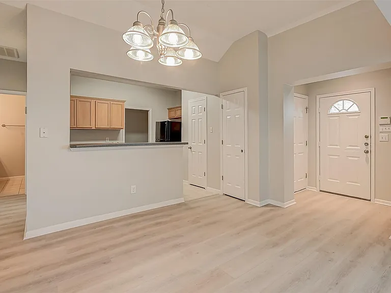 717 Cedarwood Dr — Photo 10