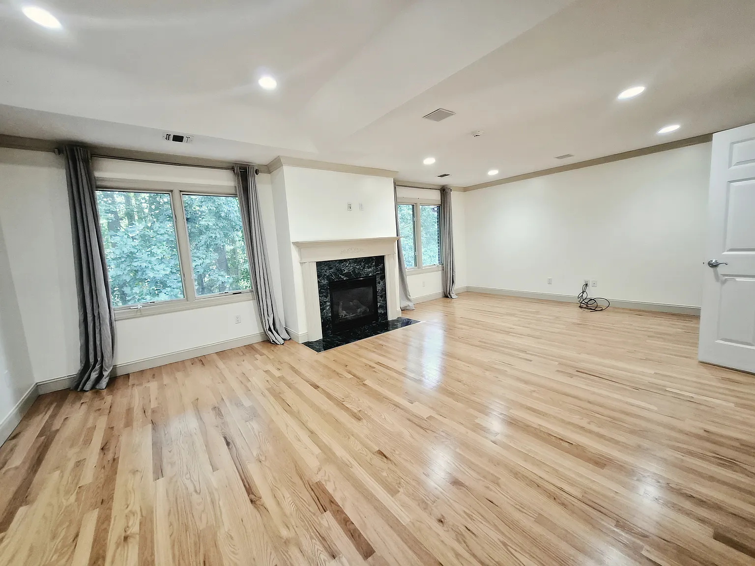 3 bed, 3600 sqft, $5,500 — Photo 4