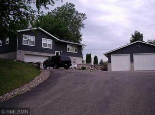 8301 Delaney Cir, Inver Grove Heights, MN 55076