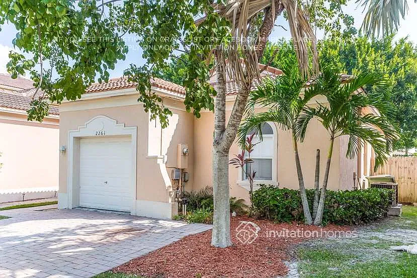 2261 NE 37th Rd Homestead, FL 33033 — Photo 2