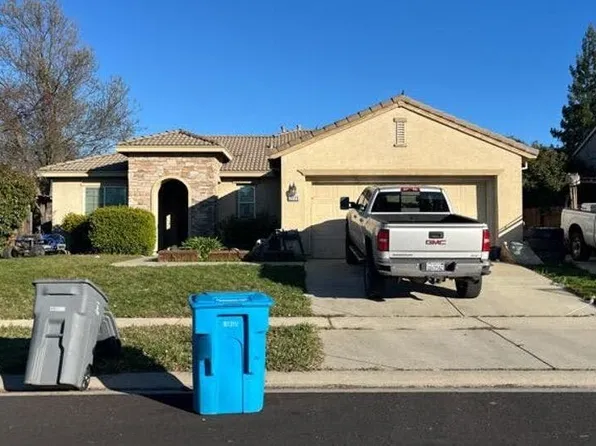 2223 Golden Gate Dr, Plumas Lake, CA 95961
