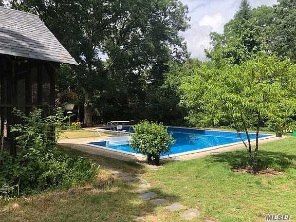 2nd image of 165 Magnolia Dr