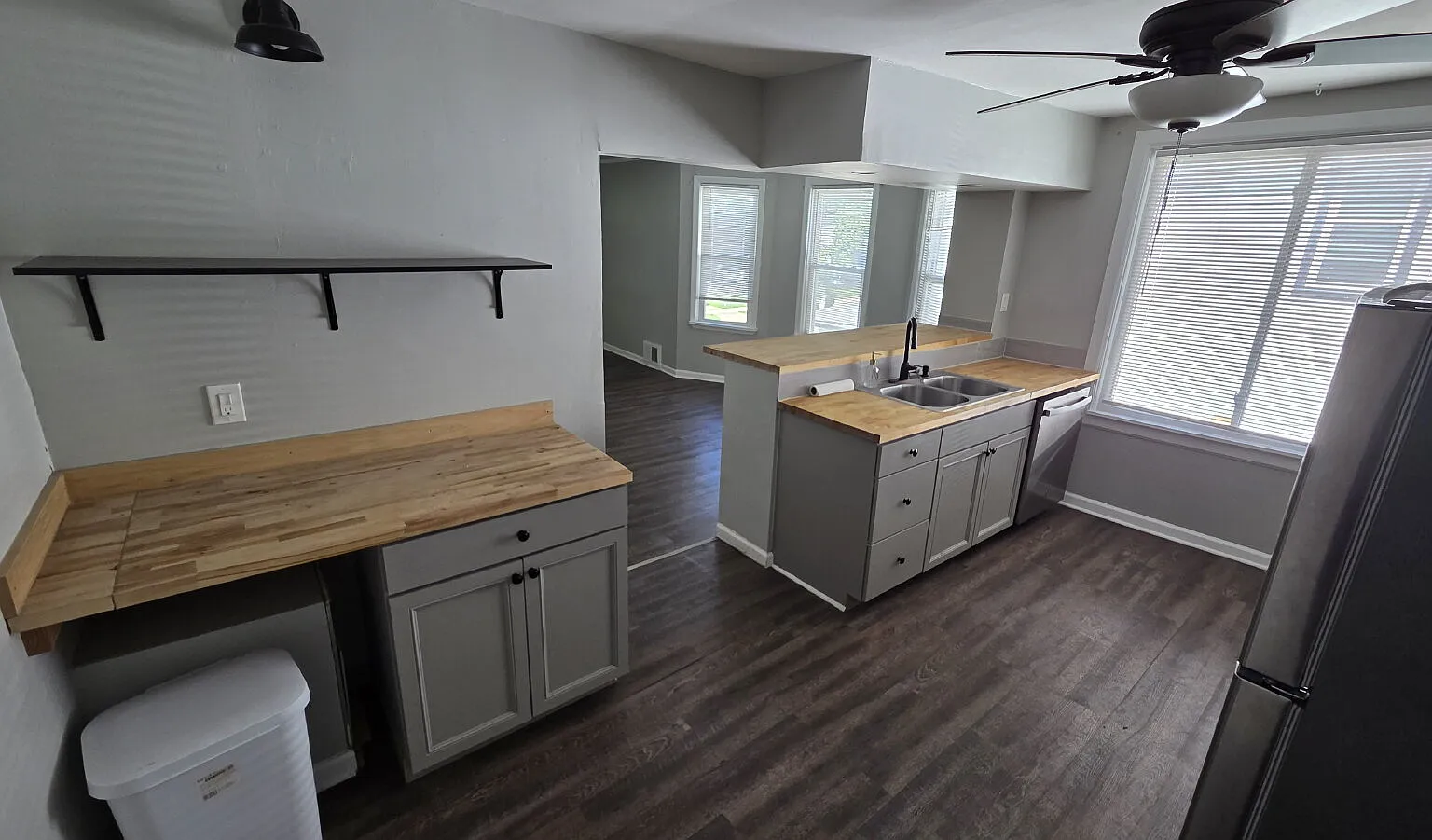 2 bed, 1.0 bath, $1,295 — Photo 4