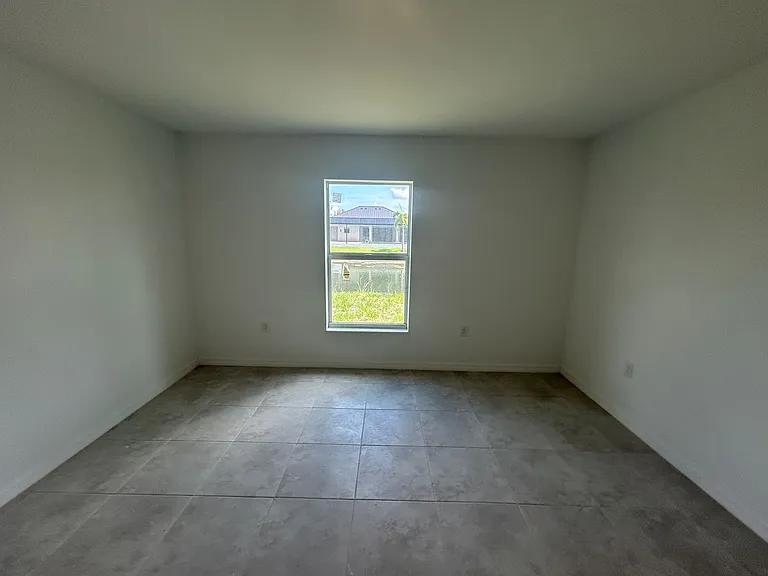 2825 NW 25th Ln — Photo 9