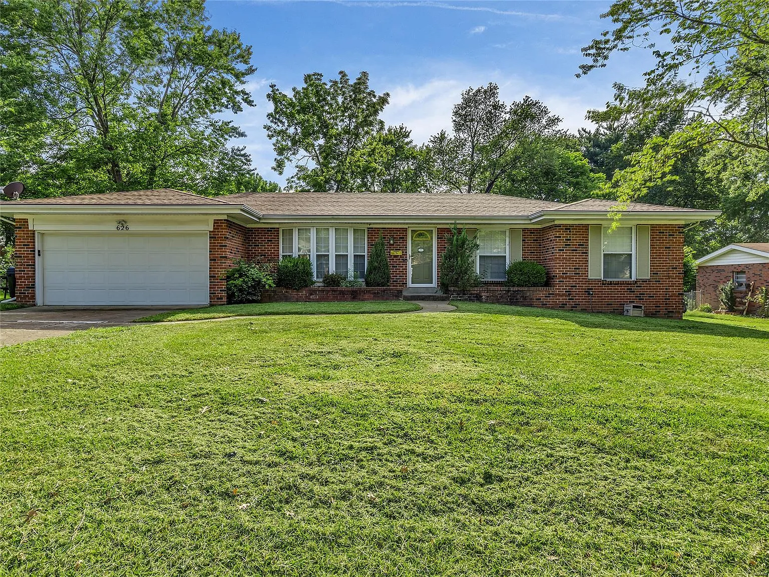 626 Camborne Dr photo 1