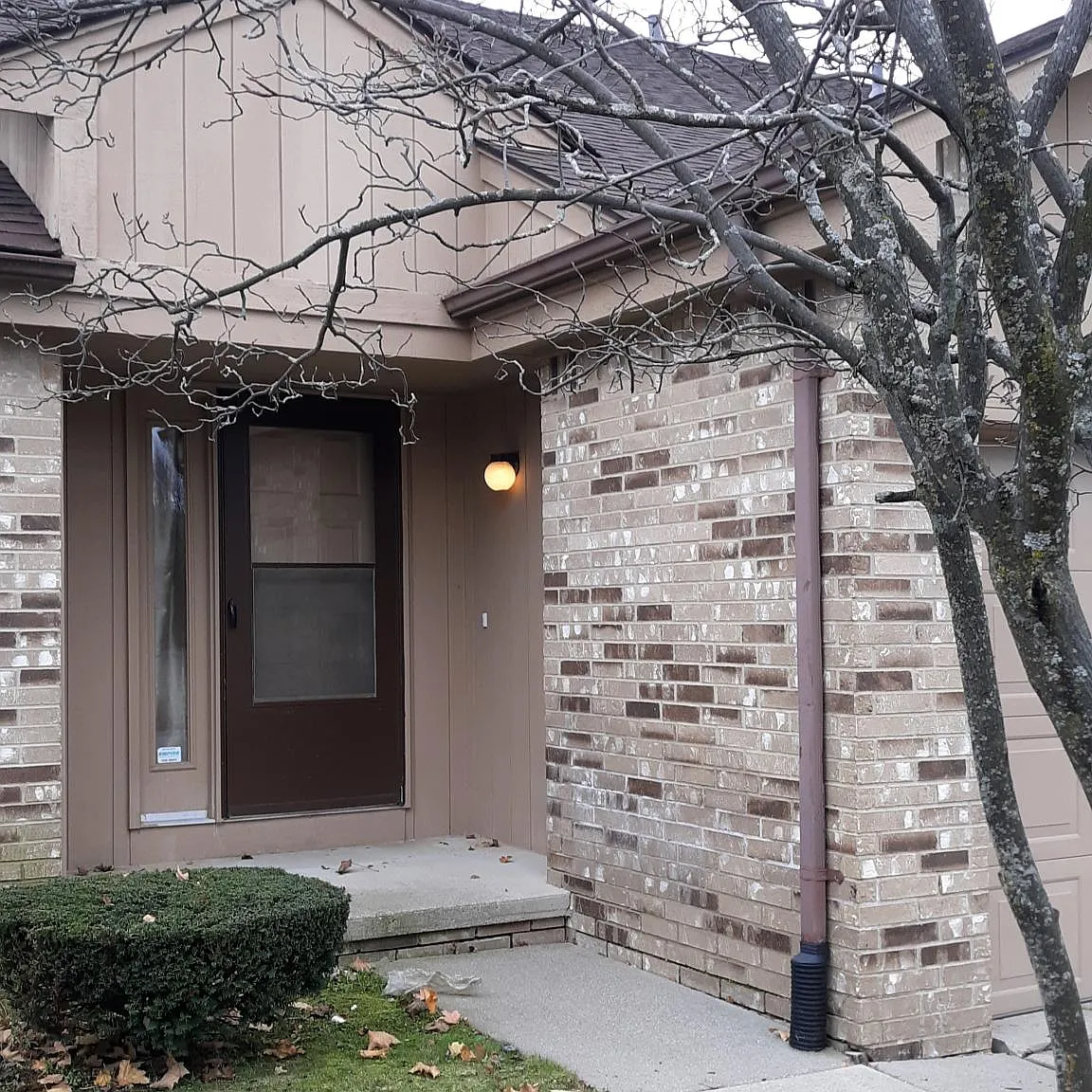 2 bed, 1.5 bath, 1600 sqft, $1,900 — Photo 1