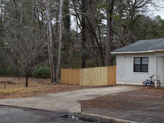 3rd image of 1616 Creekwood Dr