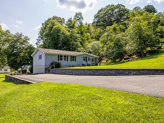 2nd image of 6 Mountainside Ln