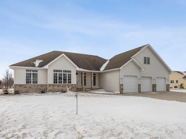 4801 36th Ave N, Reiles Acres, ND 58102