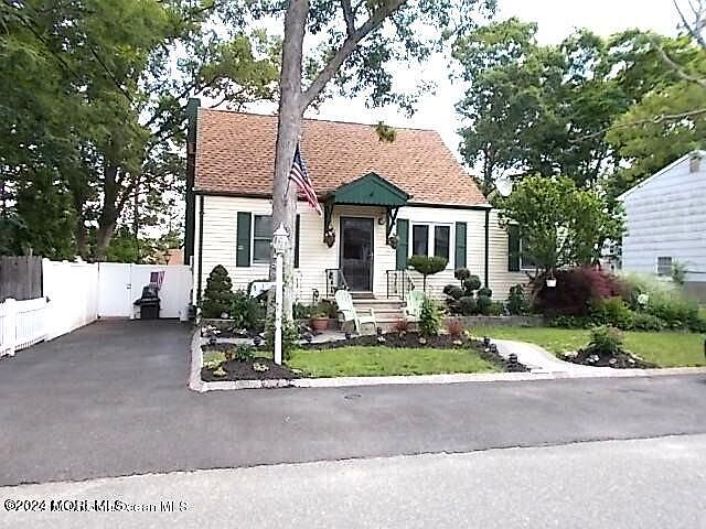 2nd image of 183 Cleveland Court