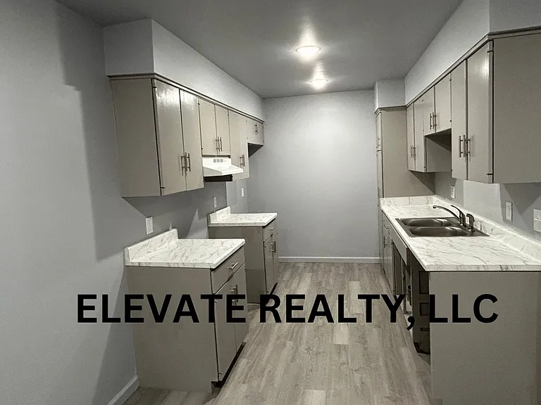 6008 S Madison Pl — Photo 4