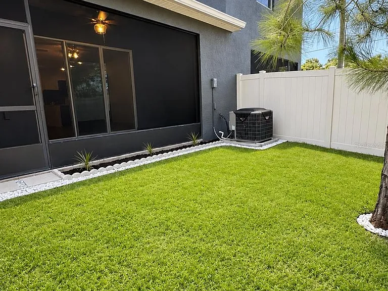 809 Lucent Sands Ct — Photo 22