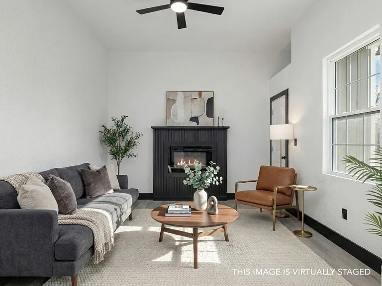 217 W Ramsey St — Photo 3