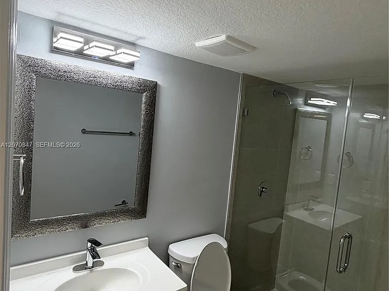 1261 SE 27th St #101 — Photo 6