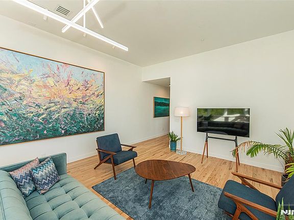5th image of 280 Main St APT 406