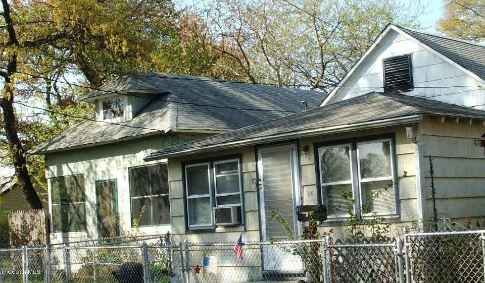 1st image of 22-24 Campview Pl