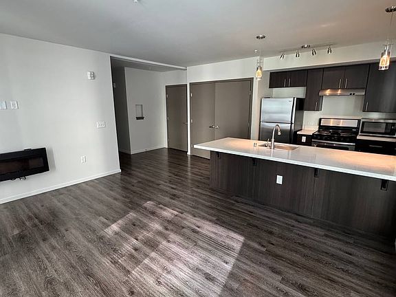 3rd image of 204 5th Ave N #312