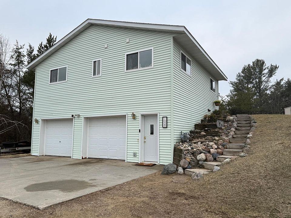 1st image of 1028 Woodward Dr SW