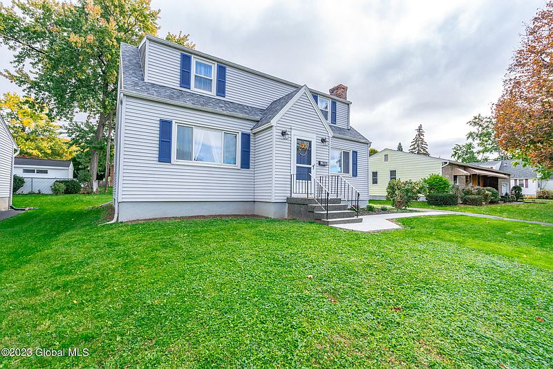 4th image of 122 Lakeview Avenue