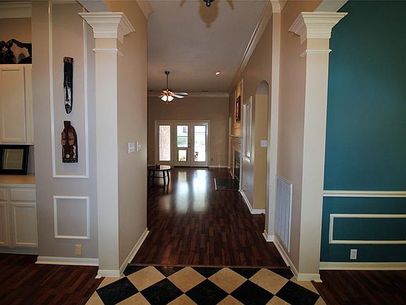 2nd image of 3523 Spruce Park Cir