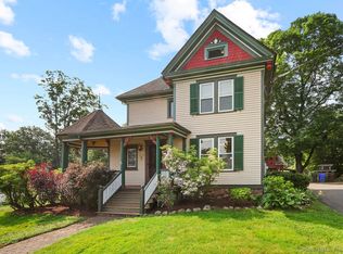 583 Park Rd, West Hartford, CT 06107