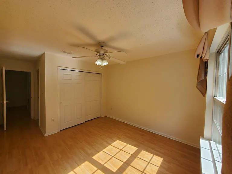 93 Prestwick Way — Photo 16