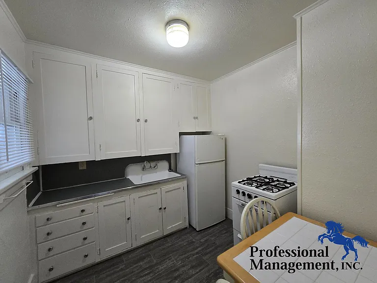 613 N 25th St #2 — Photo 8
