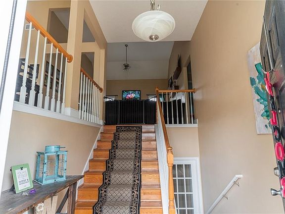 2nd image of 61 Legend Creek Pl