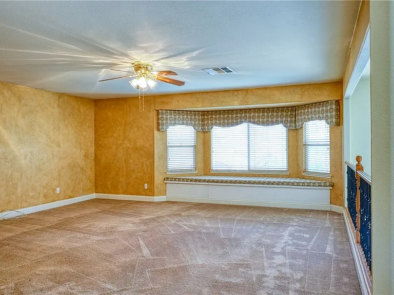3924 Royal Scots Ave — Photo 24