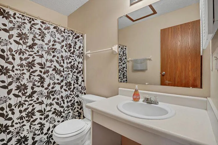 189 Hawkins Ln #F — Photo 22