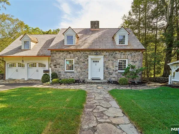 755 W Saddle River Rd, Ho Ho Kus, NJ 07423