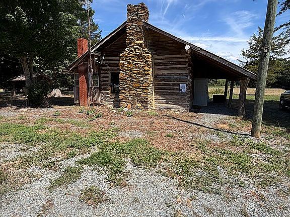 2nd image of 447 Steed Rd