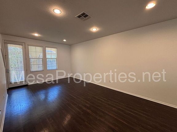 3rd image of 829 E Cassia Ln Unit C