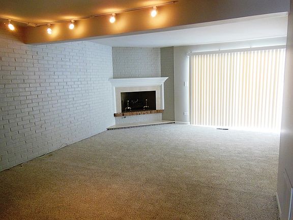 2nd image of 204 Kenston Ct #204