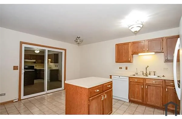 Building Photo - 1390 Andover Dr